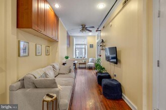 Building Photo - 1341 Lombard St