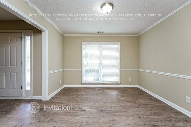 Building Photo - 208 Ivy Creek Dr