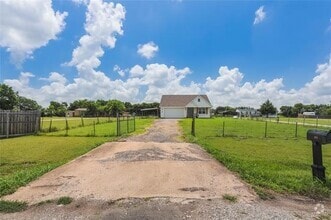 Building Photo - 392 Calle Cedro Dr