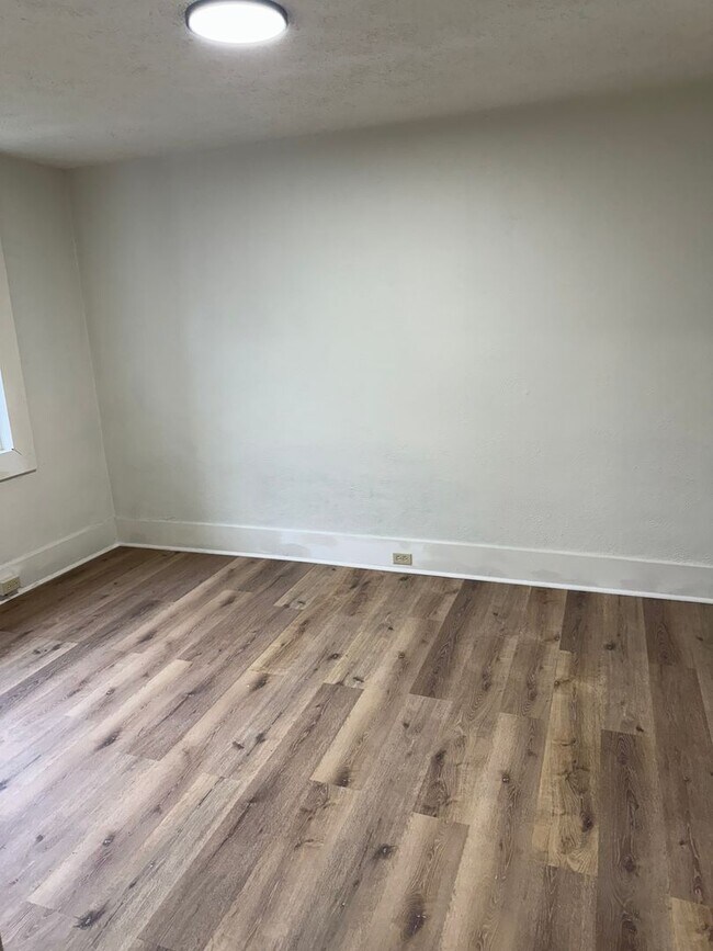 Foto del edificio - 325-327 2nd Street