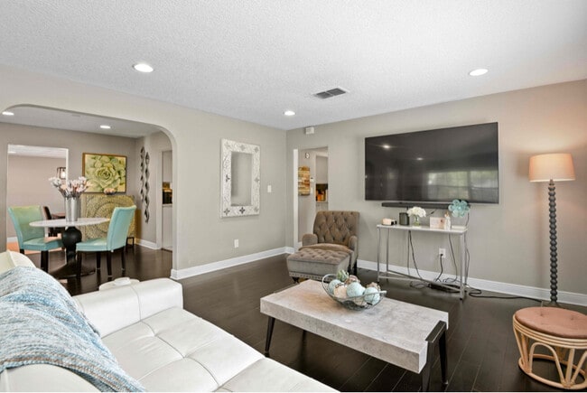 Photo - 350 N Phelps Ave House