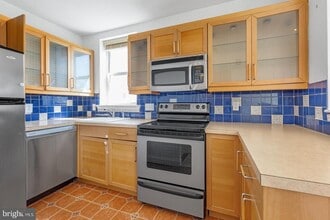 Building Photo - 3001 W Girard Ave