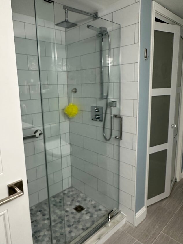 Baño principal - 4 Sterling Hill Ln