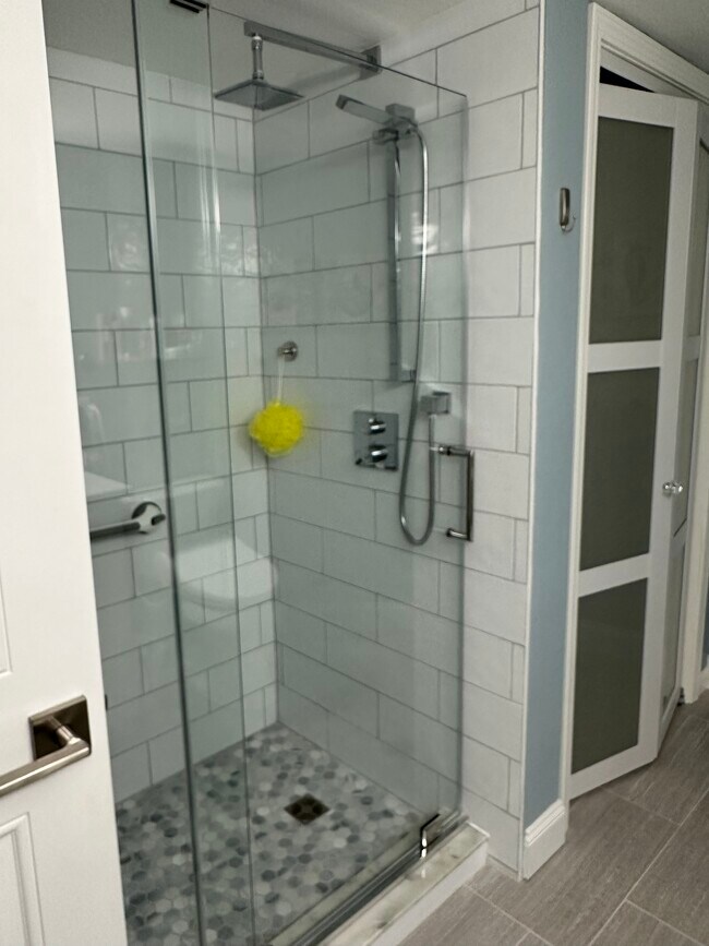 Building Photo - 4 Sterling Hill Ln