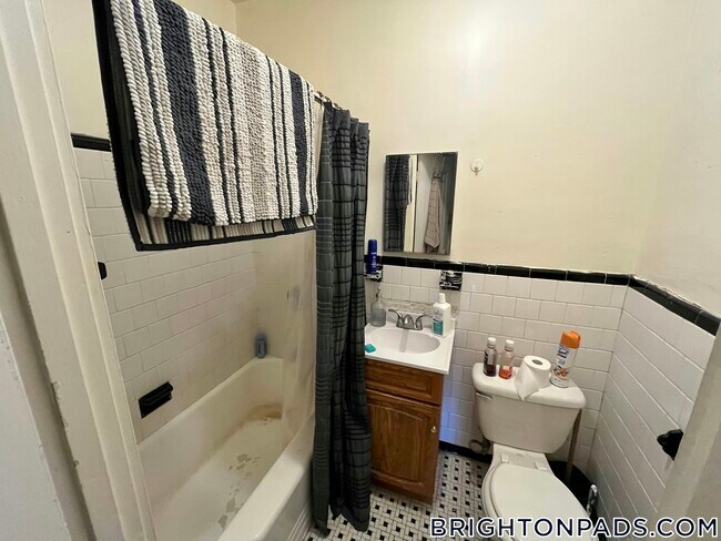 Foto del edificio - 70 Strathmore Rd