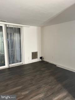 Foto del edificio - 718 Quince Orchard Blvd