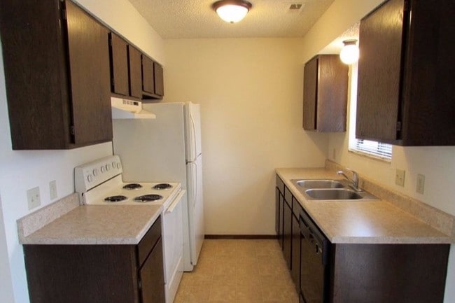Kitchen - 3951 Ellis S