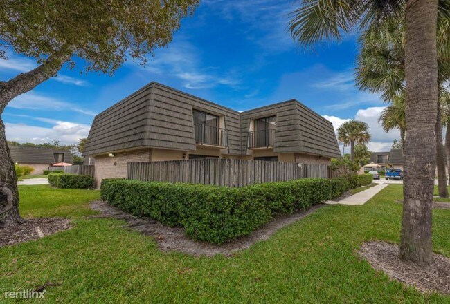 Building Photo - 2 br, 2.5 bath Townhome - 4519 45th Way