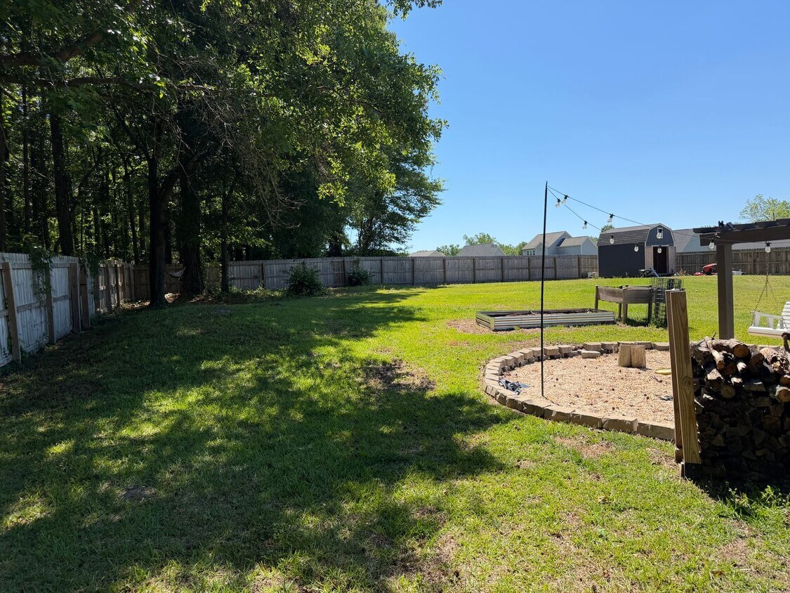 Foto del edificio - 3 Bedroom 2 BA Justice Ridge