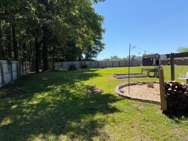 Foto del edificio - 3 Bedroom 2 BA Justice Ridge