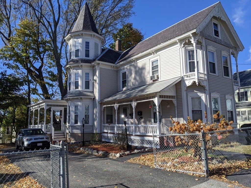 18 May St, Lowell, MA 01850 House for Rent in Lowell, MA