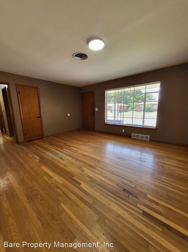 Building Photo - 3 br, 1 bath House - 101 S Sherry Avenue