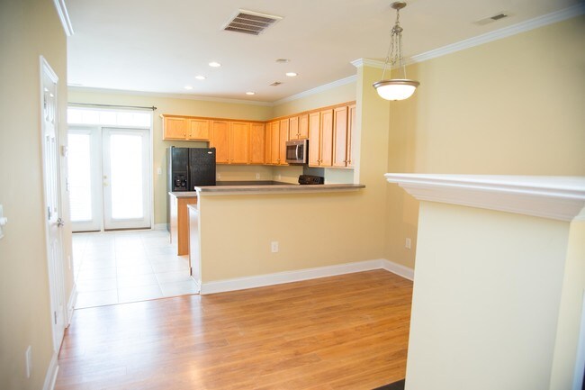 Dining Area - 337 Park Square Pl