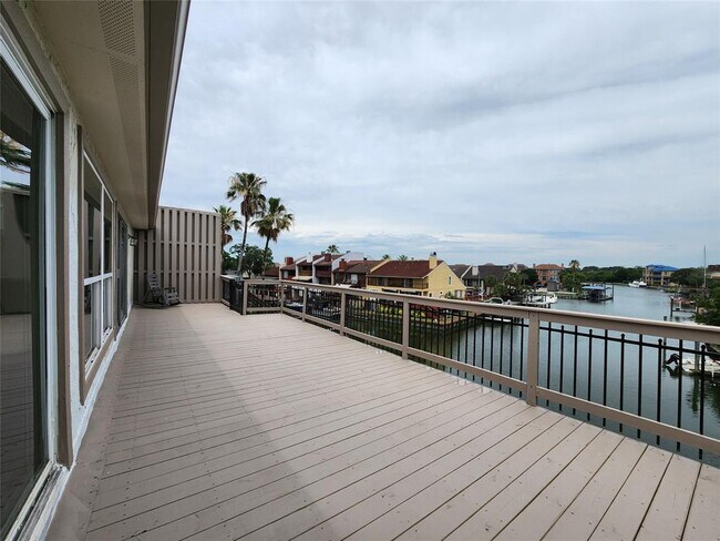 Foto del edificio - 25 Harbour Dr