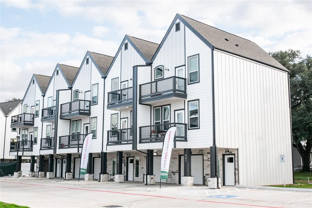 2519 Washington St Unit 204, Waller, TX 77484 Condo for Rent in