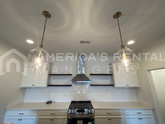 Foto del edificio - New Construction Home for Rent in Vestavia...