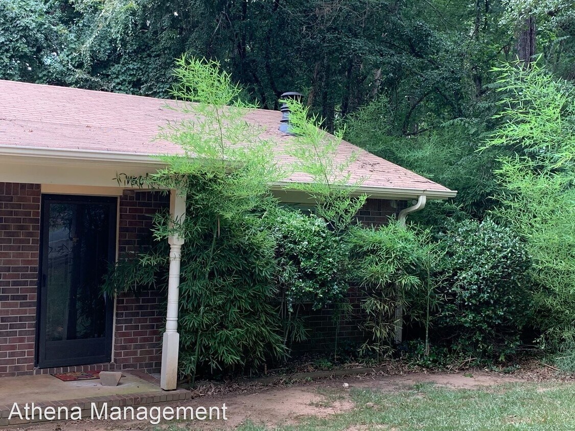2 br, 1 bath House 150 Windy HIll Place House Rental in Athens, GA