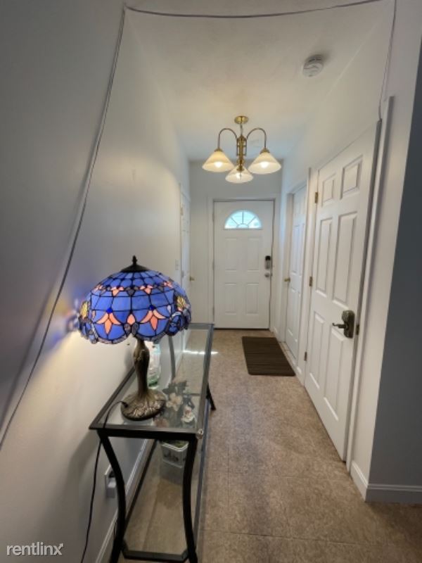 4 br, 2 bath House 300 Boylston St House for Rent in Newton Center