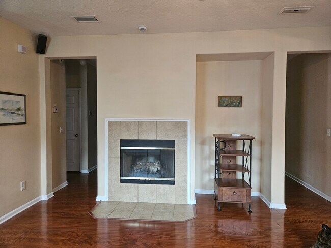 Building Photo - 132 Camden Cay Dr