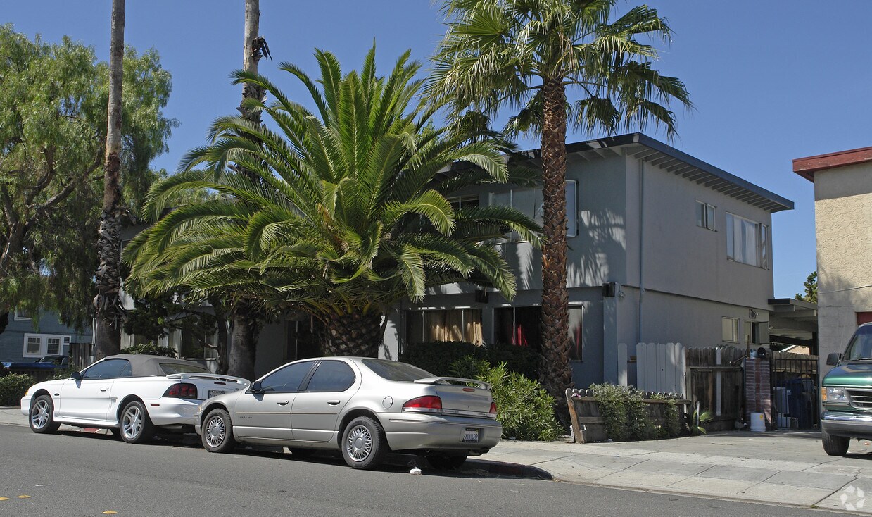 Building Photo - 522 Roosevelt Ave