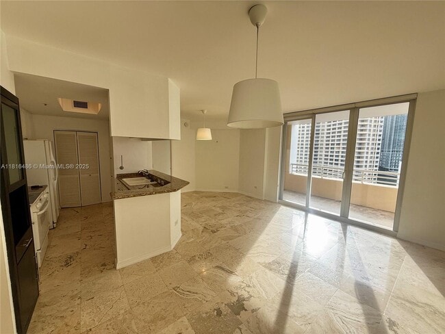 Building Photo - 808 Brickell Key Dr
