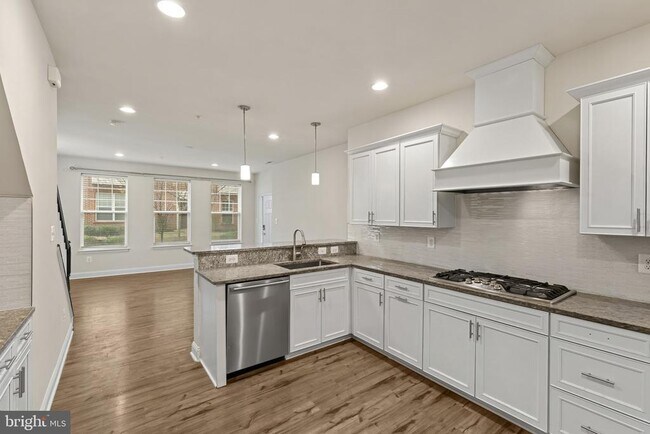 Foto del edificio - 7328 Harlow Wy