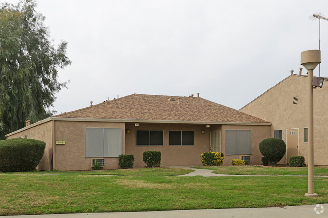 Foto del edificio - Tulare Garden Apartments