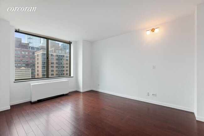 Foto del edificio - 236 E 47th St