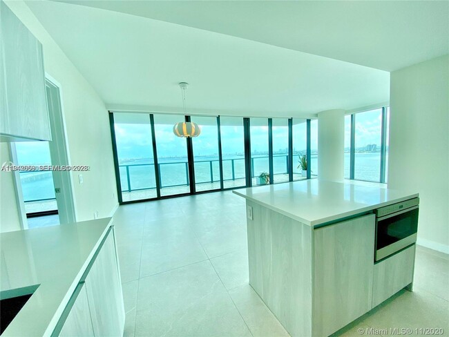 Building Photo - 3131 NE 7th Ave