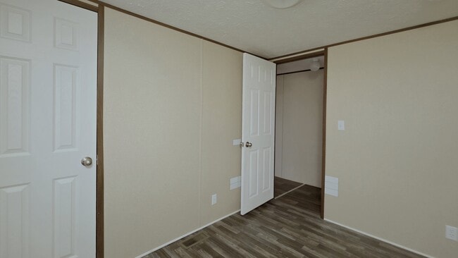 Building Photo - 1160 Sioux Swamp Dr