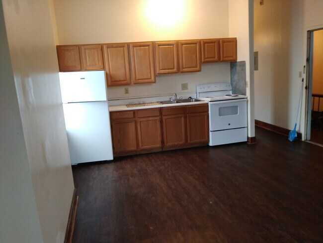 Building Photo - 213 Albion Pl
