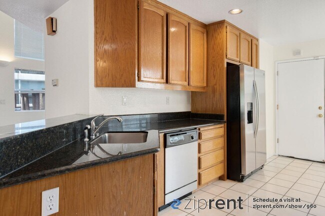 Building Photo - 236 Pacifica Way