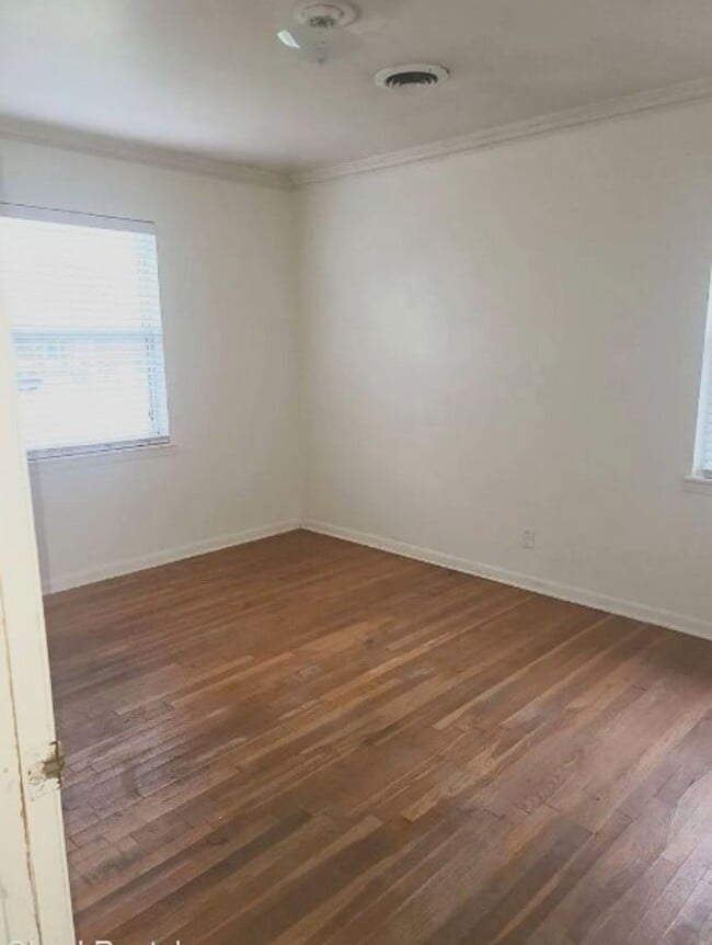 Building Photo - Cute 3 bed 1 bath home with garage