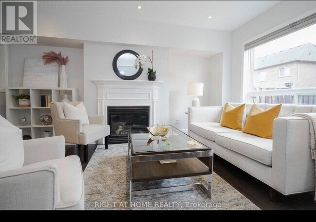 Building Photo - 6399 Spinnaker Cir