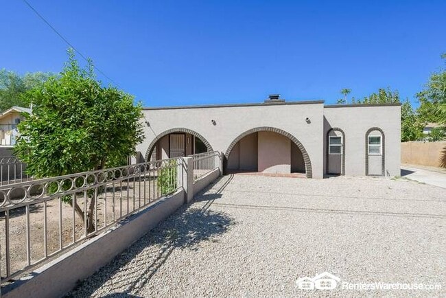 Building Photo - 4 BR Sunnyslope home
