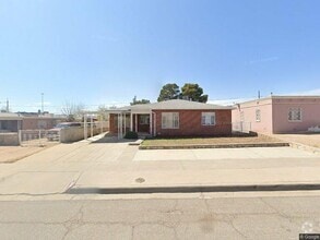 Building Photo - 511 Pueblo St