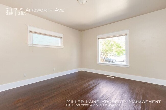Building Photo - 917 S Ainsworth Ave