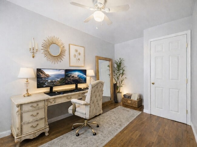 Building Photo - Bright 2 bed 1.5 bath available 6/13 with private patio