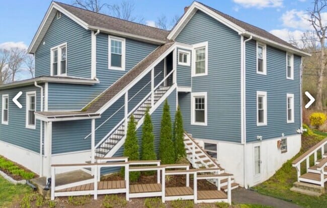 Foto del edificio - 240 Kenwood Ave