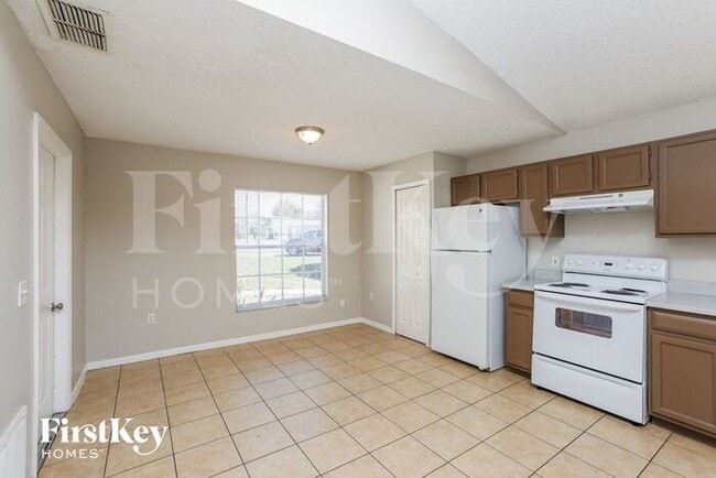 Building Photo - 6536 Viewpoint Ct