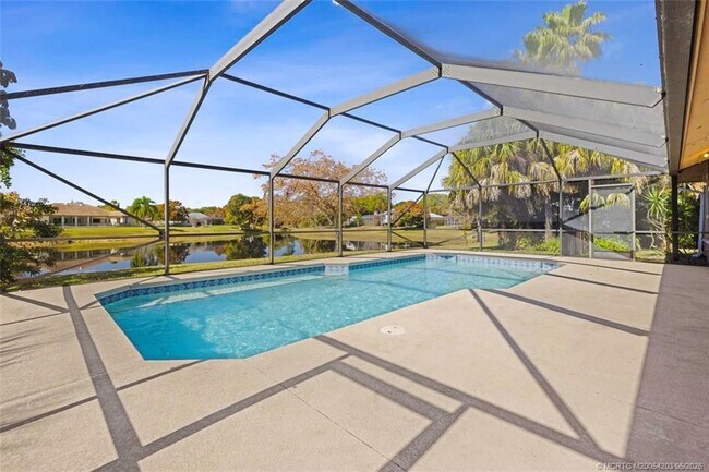 Foto del edificio - 3074 NE Loquat Ln