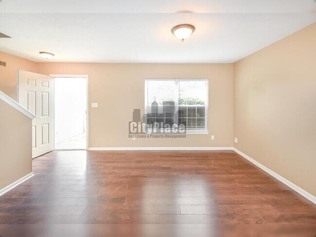 Foto del edificio - 4324 Blue Spruce Ct