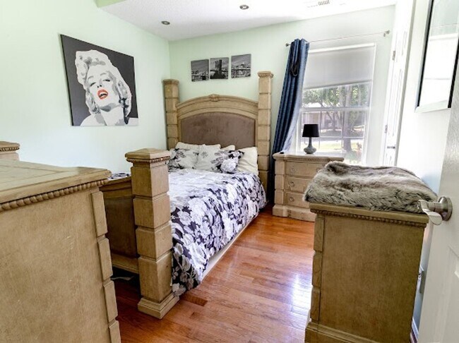 Foto del edificio - 2936 Walsingham Ct