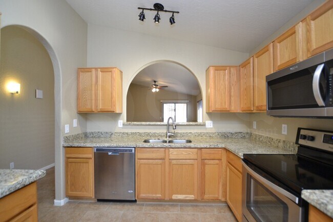 Foto del edificio - 734 W Oxford Ln