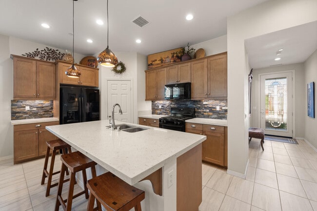 Building Photo - 78863 Amare Way