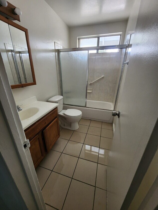 Foto principal - 615 W 5th St
