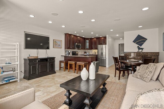 Building Photo - 190 Del Mar Shores Terrace