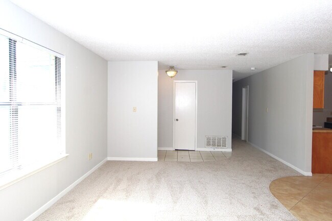Building Photo - West Pensacola Rental with 3 Bedrooms, Privacy-Fenced Yard, Indoor Laundry Room & Easy Access to ...