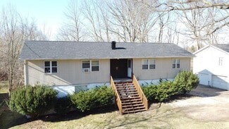 Building Photo - 1446 Mac Dr