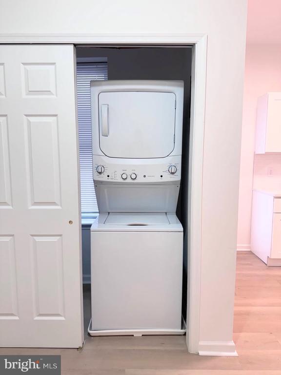 Building Photo - 319 E Lehigh Ave